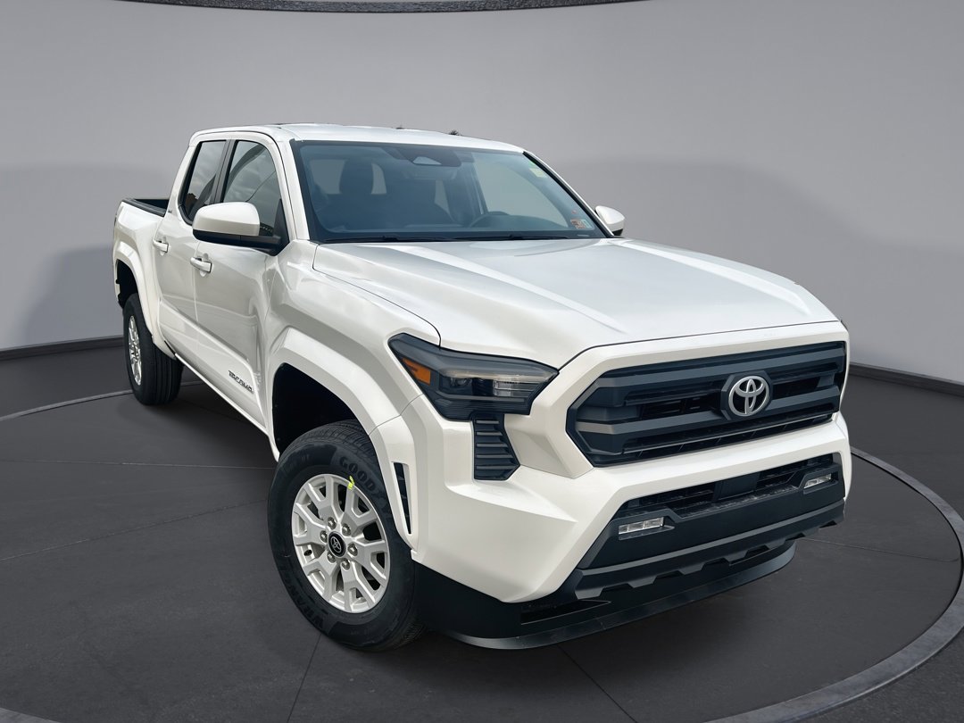 2025 Toyota Tacoma SR5's photo
