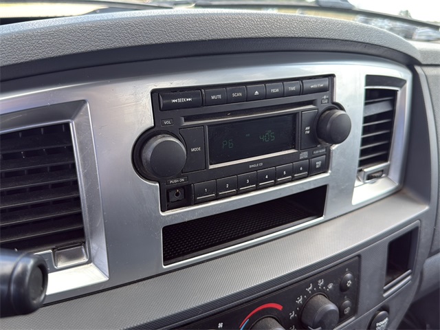 2007 Dodge Ram SLT photo 16