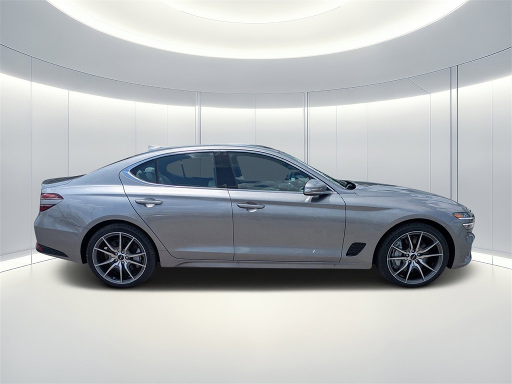 2025 Genesis G70 2.5T photo 2