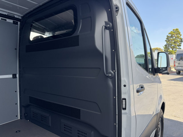 2026 Mercedes Benz Sprinter 2500 photo 4