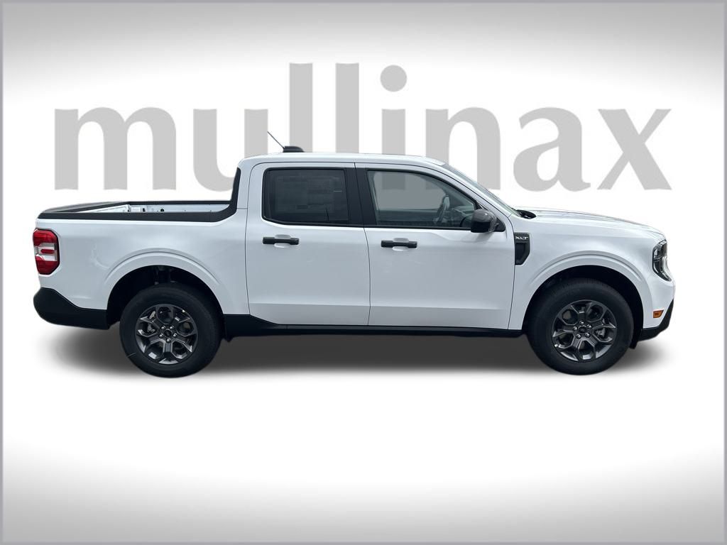 2025 Ford Maverick XLT photo 2
