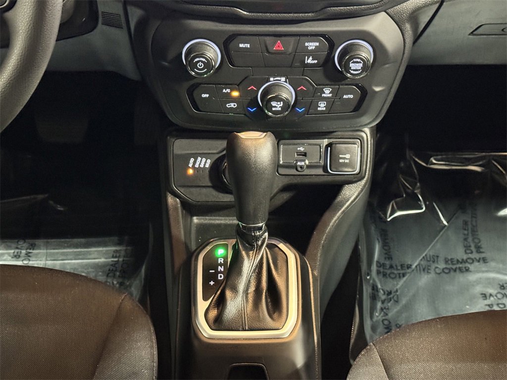 2023 Jeep Renegade Latitude Upland photo 29