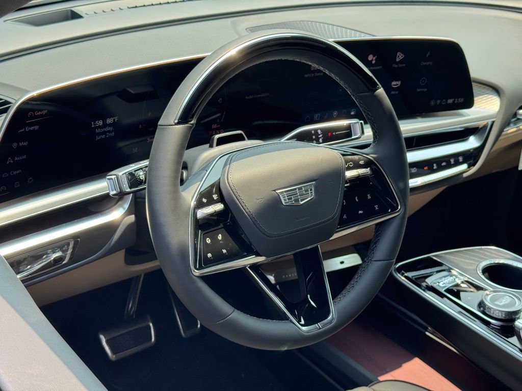 2025 Cadillac Lyriq Luxury photo 16