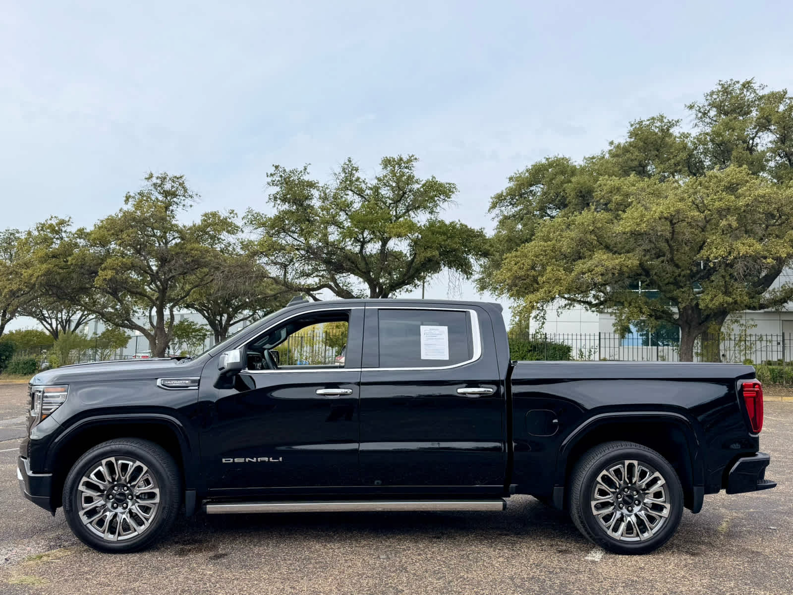 2025 Gmc Sierra 1500 Denali Ultimate photo 2