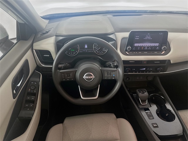 2025 Nissan Rogue SV photo 22