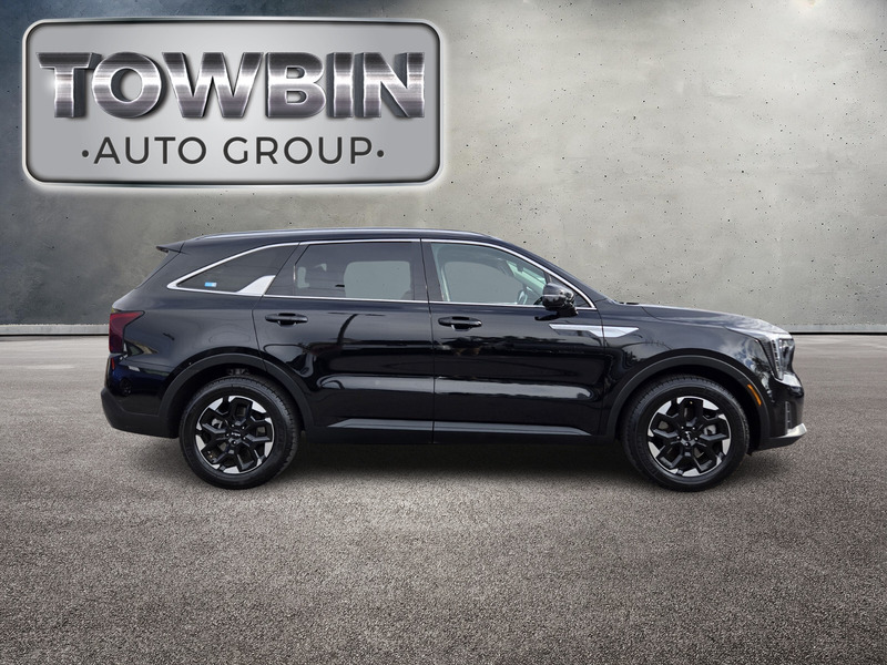 2024 Kia Sorento S photo 3