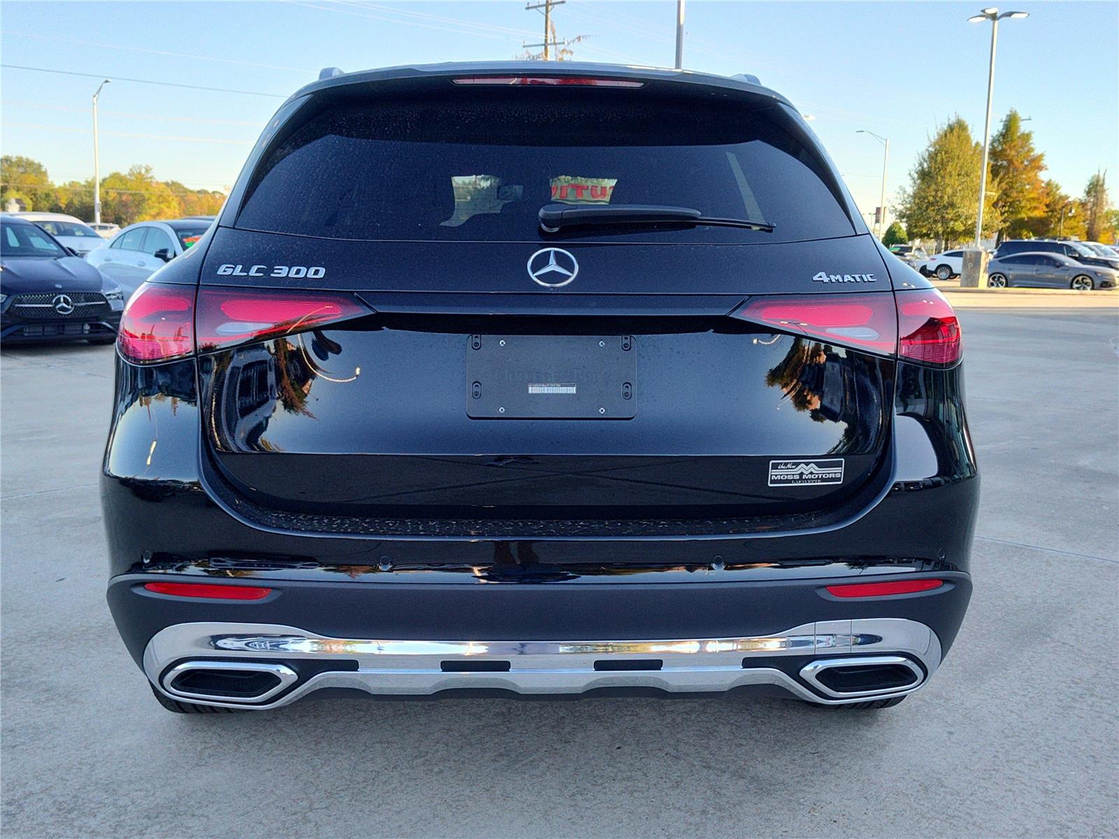 2025 Mercedes Benz GLC 300 4MATIC photo 3