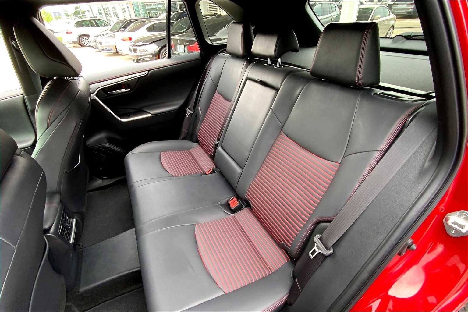 2025 Toyota RAV4 Hybrid XSE photo 37