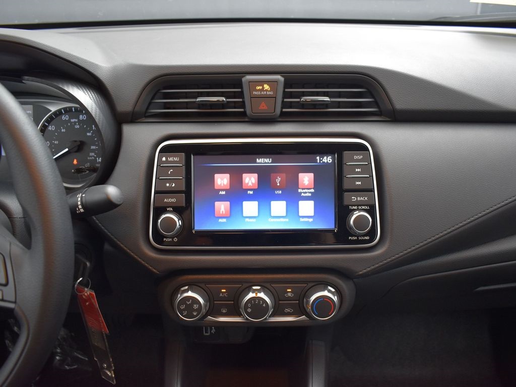2025 Nissan Versa 1.6 S photo 10