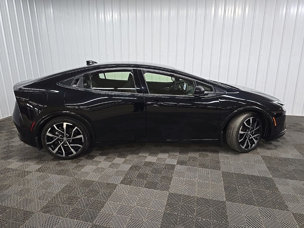2024 Toyota Prius Prime XSE Premium photo 2