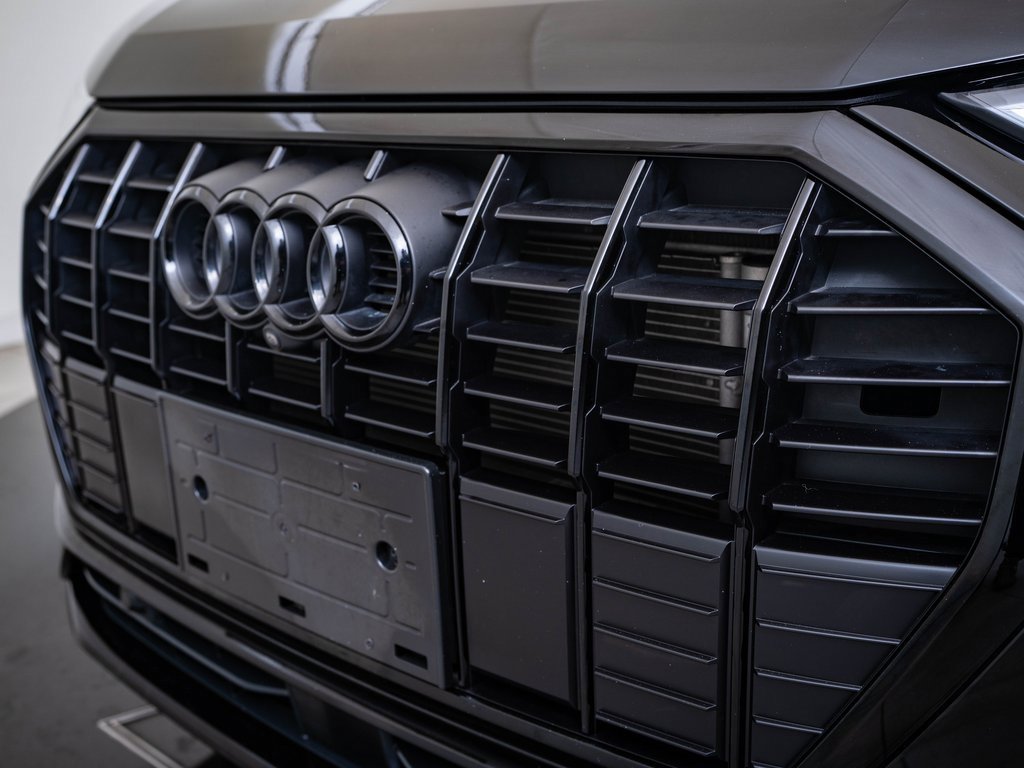 2022 Audi Q3 S line Premium Plus photo 3