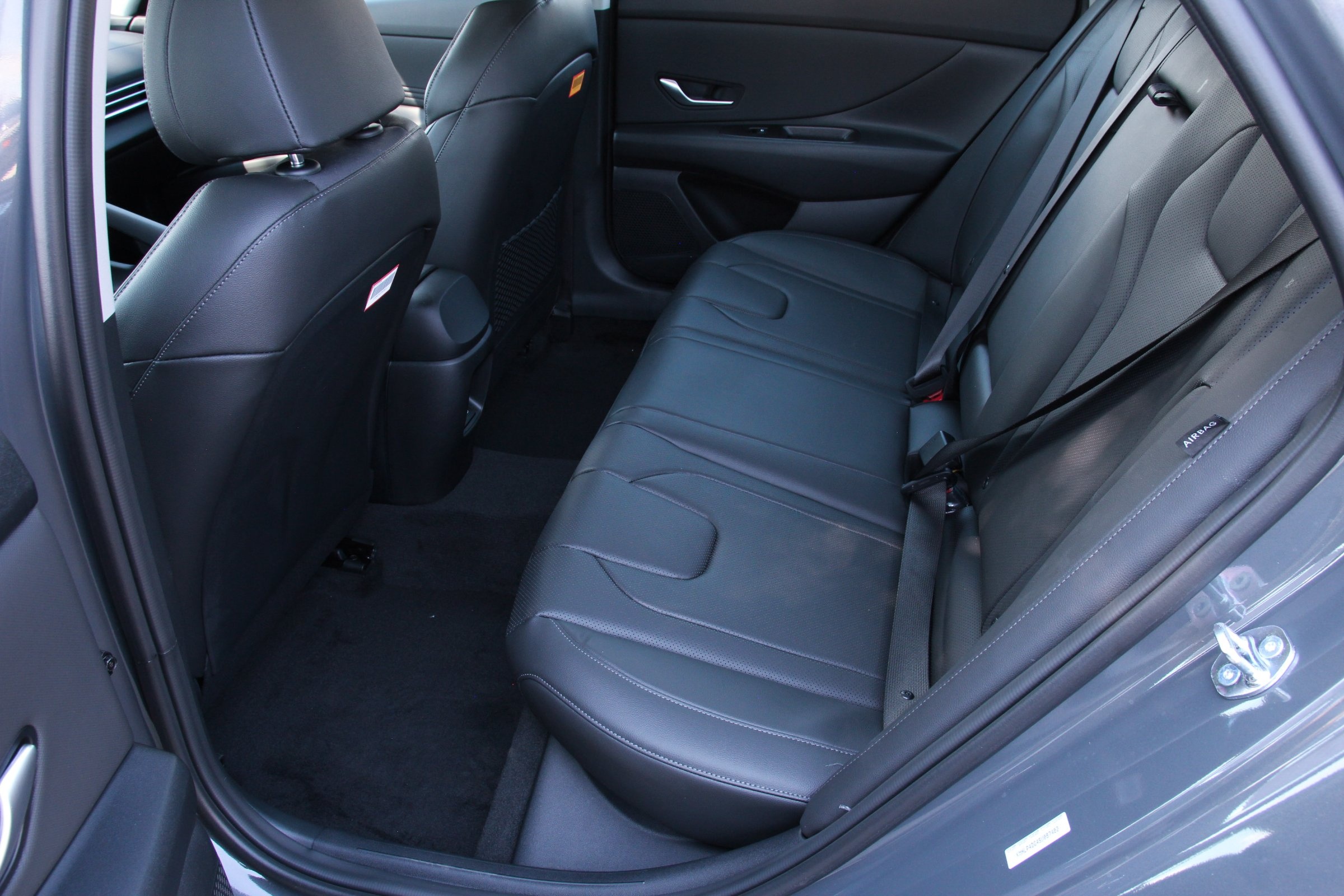 2025 Hyundai Elantra Limited photo 17