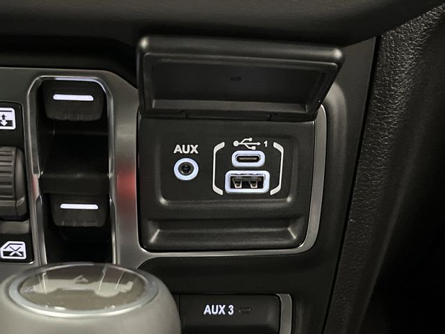 2025 Jeep Wrangler Rubicon X photo 21
