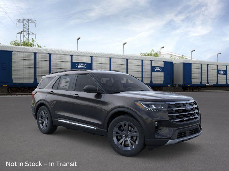 2025 Ford Explorer photo 6