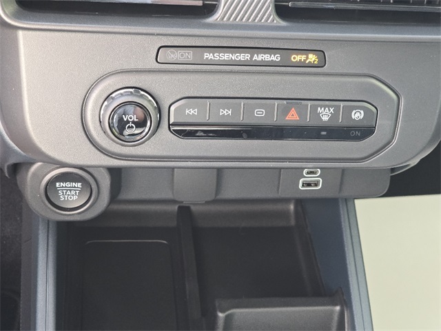 2025 Ford Maverick XLT photo 9