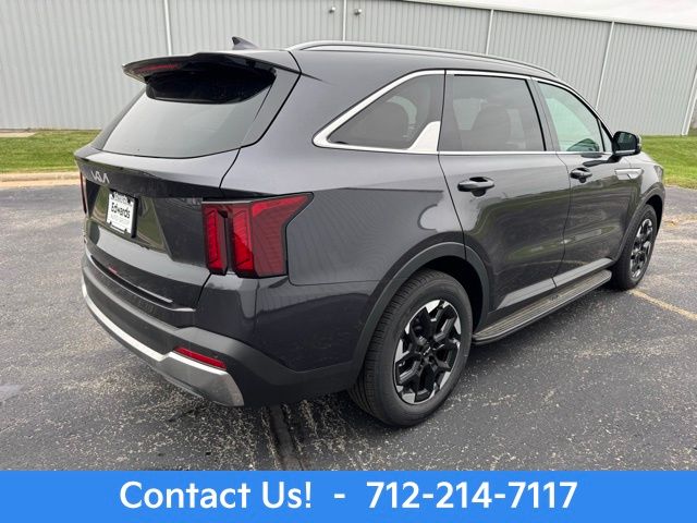 2025 Kia Sorento S photo 3