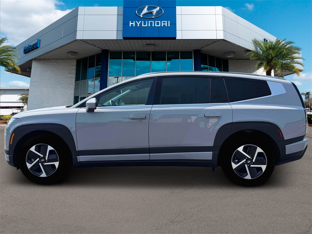 2026 Hyundai Ioniq SE photo 3