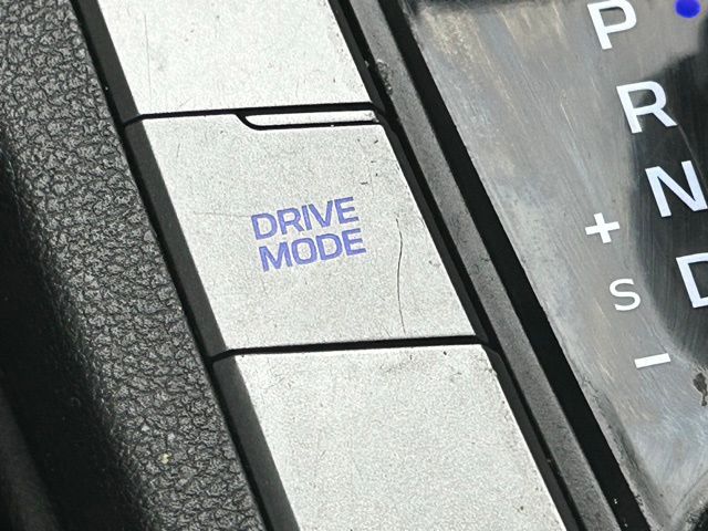 2019 Hyundai Elantra SEL photo 3