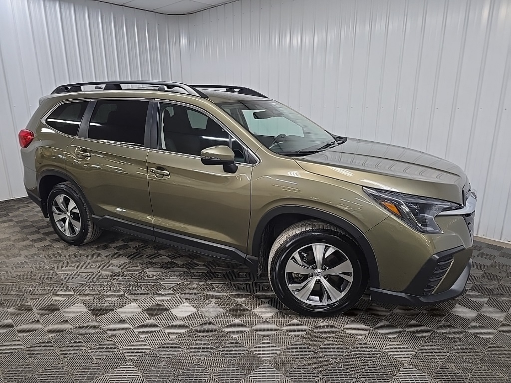 2023 Subaru Ascent Premium's photo