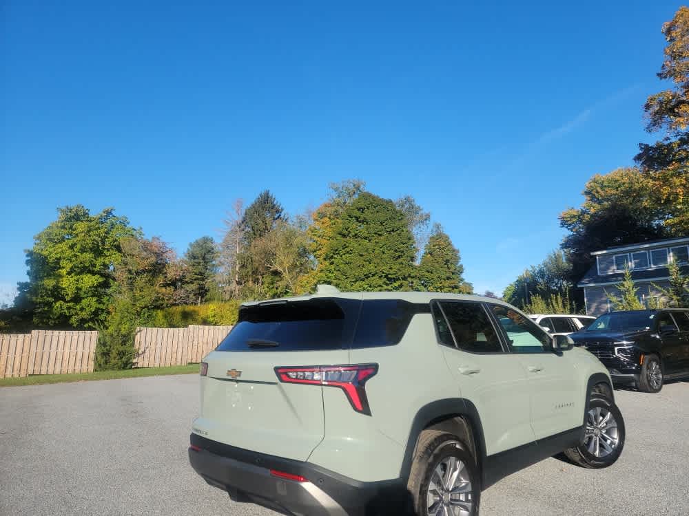 2026 Chevrolet Equinox LT photo 2