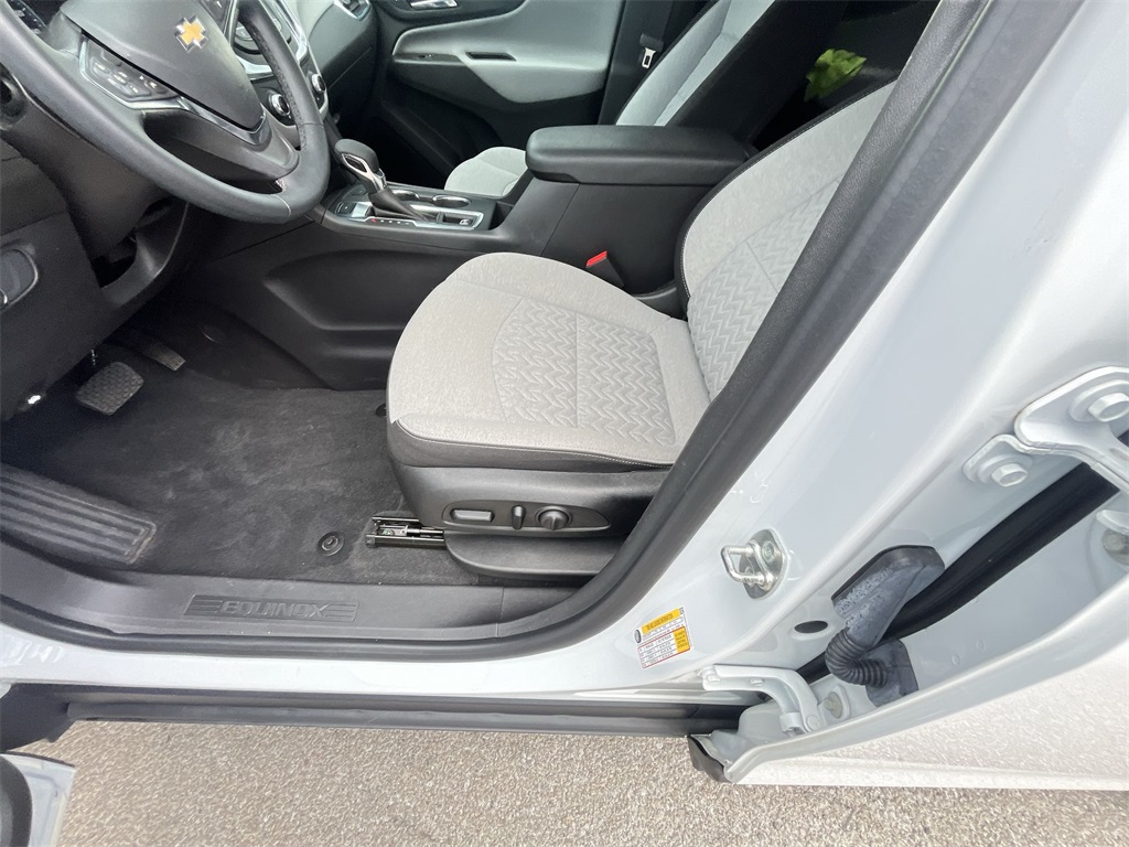 2023 Chevrolet Equinox LT photo 11