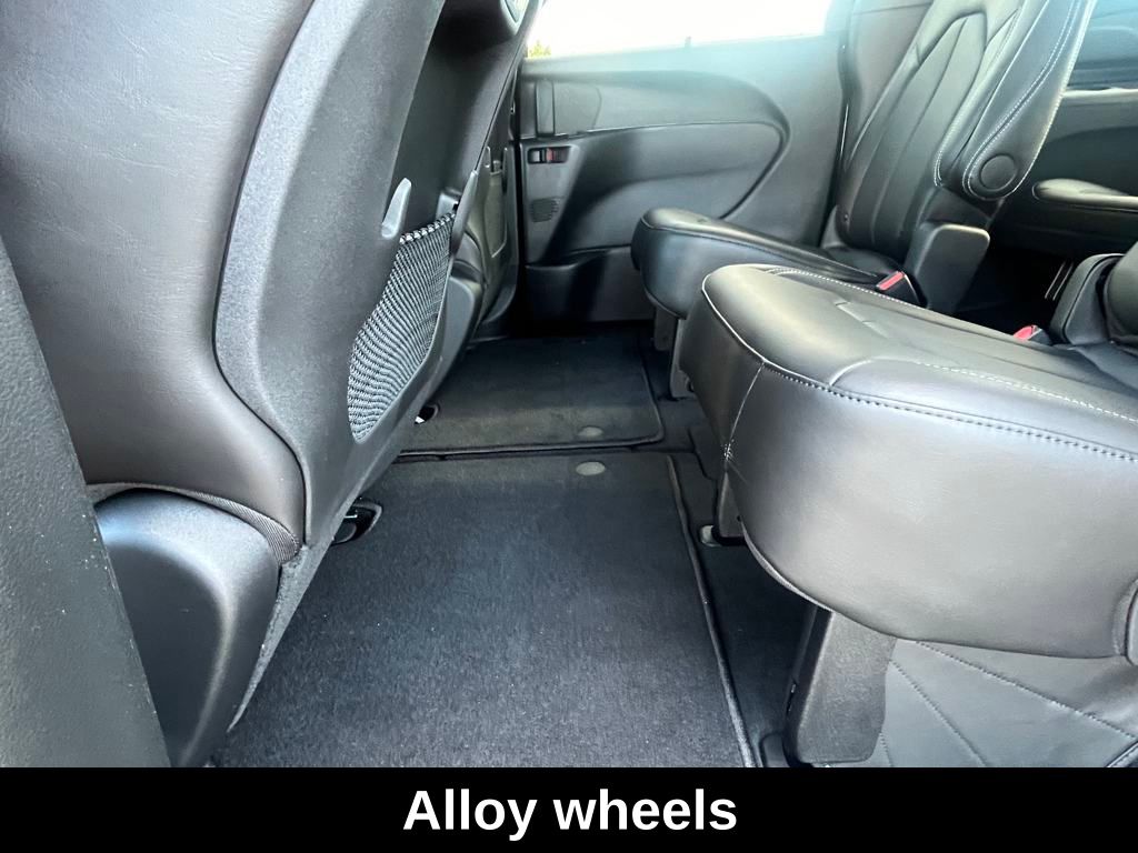 2025 Chrysler Pacifica photo 26
