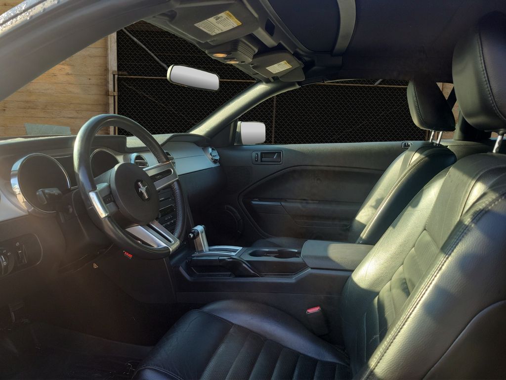 2006 Ford Mustang GT photo 17