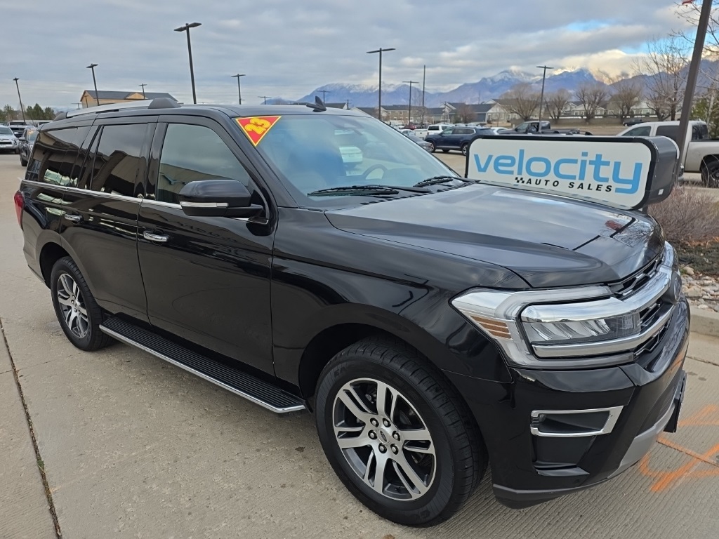2023 Ford Expedition Limited's photo