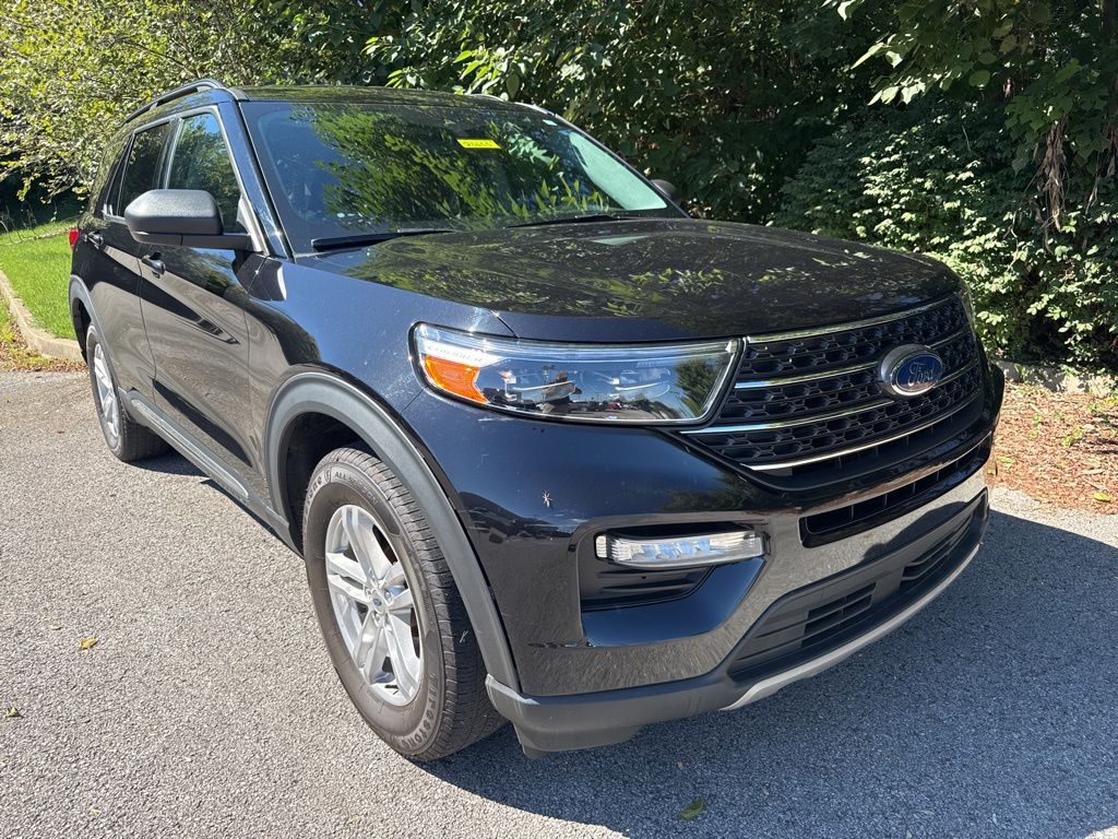 2022 Ford Explorer XLT's photo