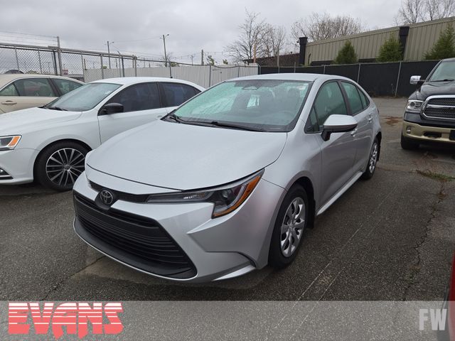 2024 Toyota Corolla LE photo 3