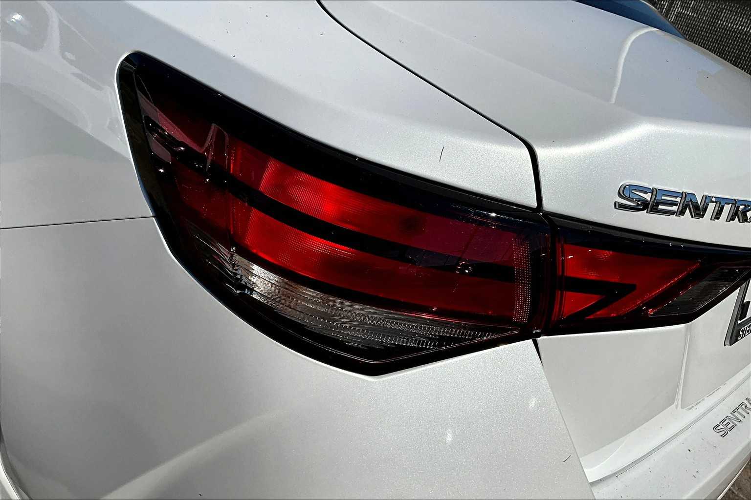2022 Nissan Sentra SV photo 25