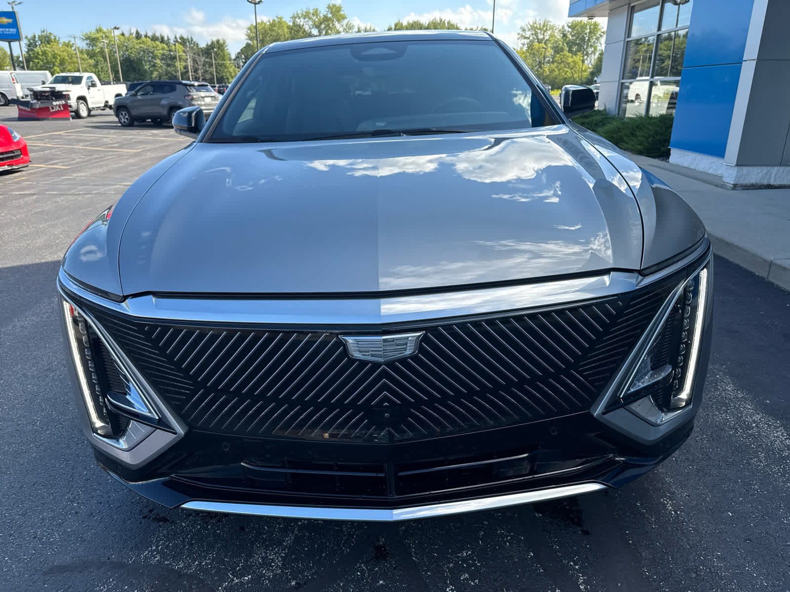 Used 2025 Cadillac LYRIQ Luxury 3 with VIN 1GYKPTRL2SZ301266 for sale in Cedarburg, WI
