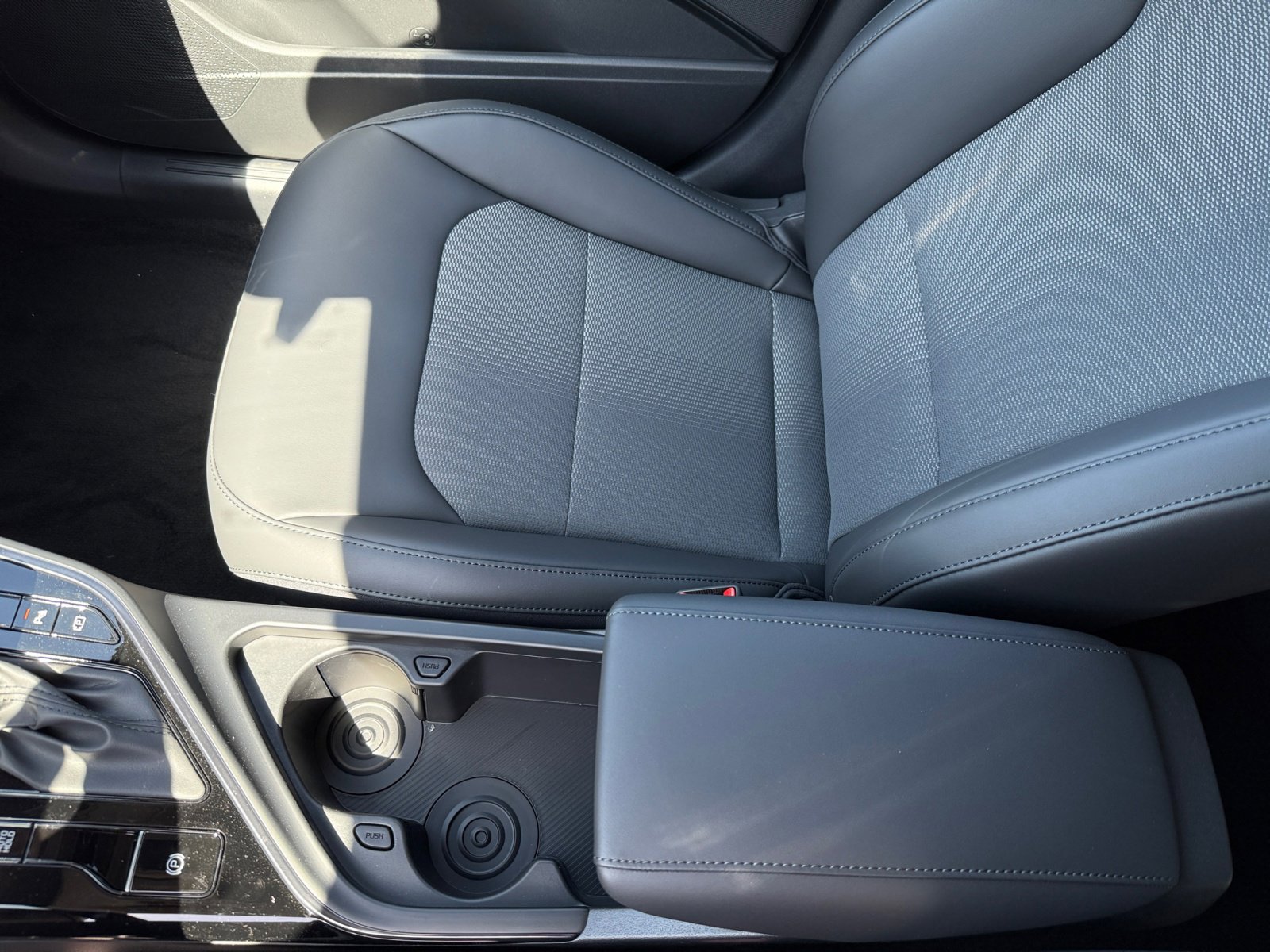 2025 Kia Niro EX Touring photo 12