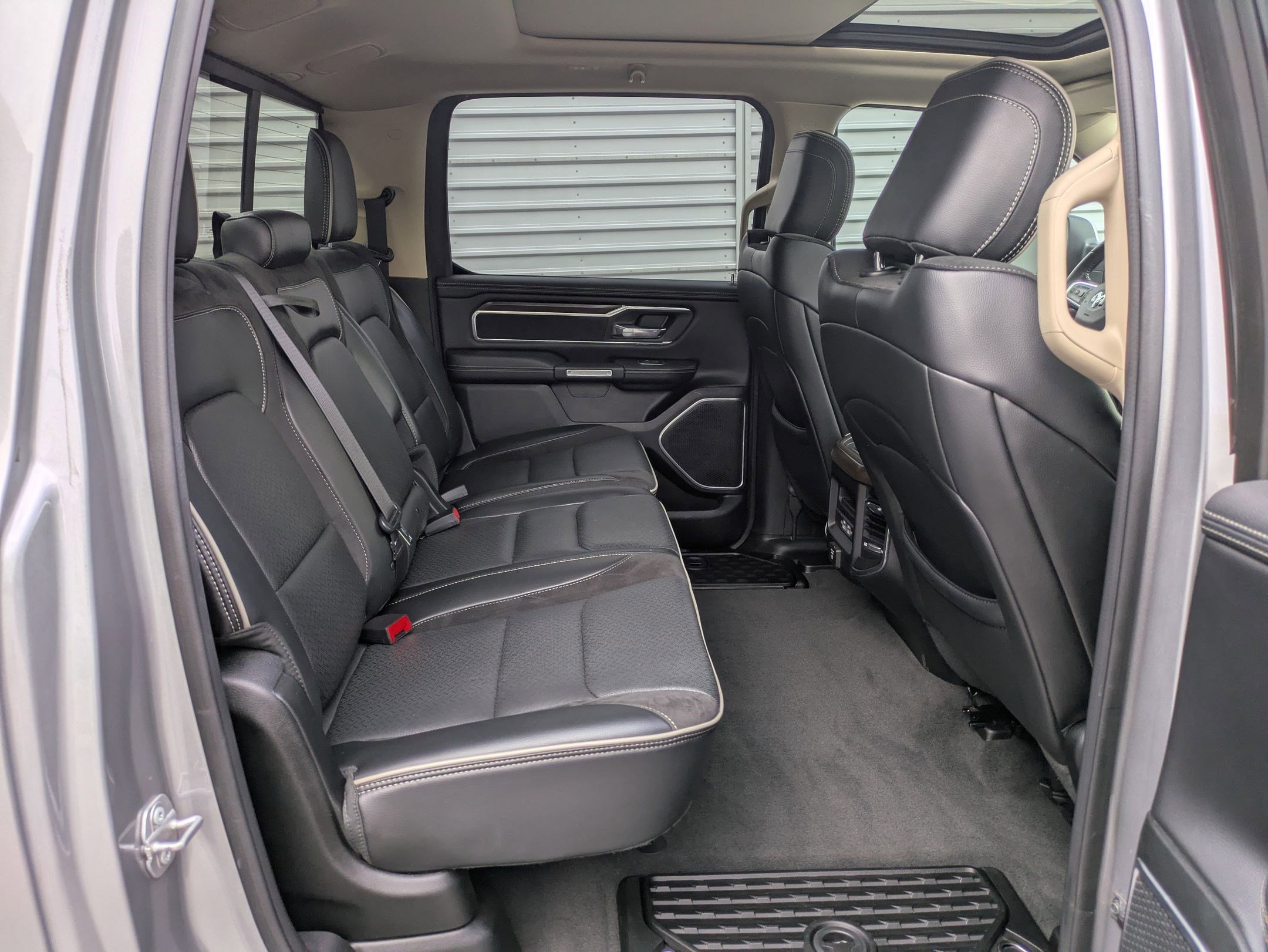 2021 Ram 1500 Laramie photo 29
