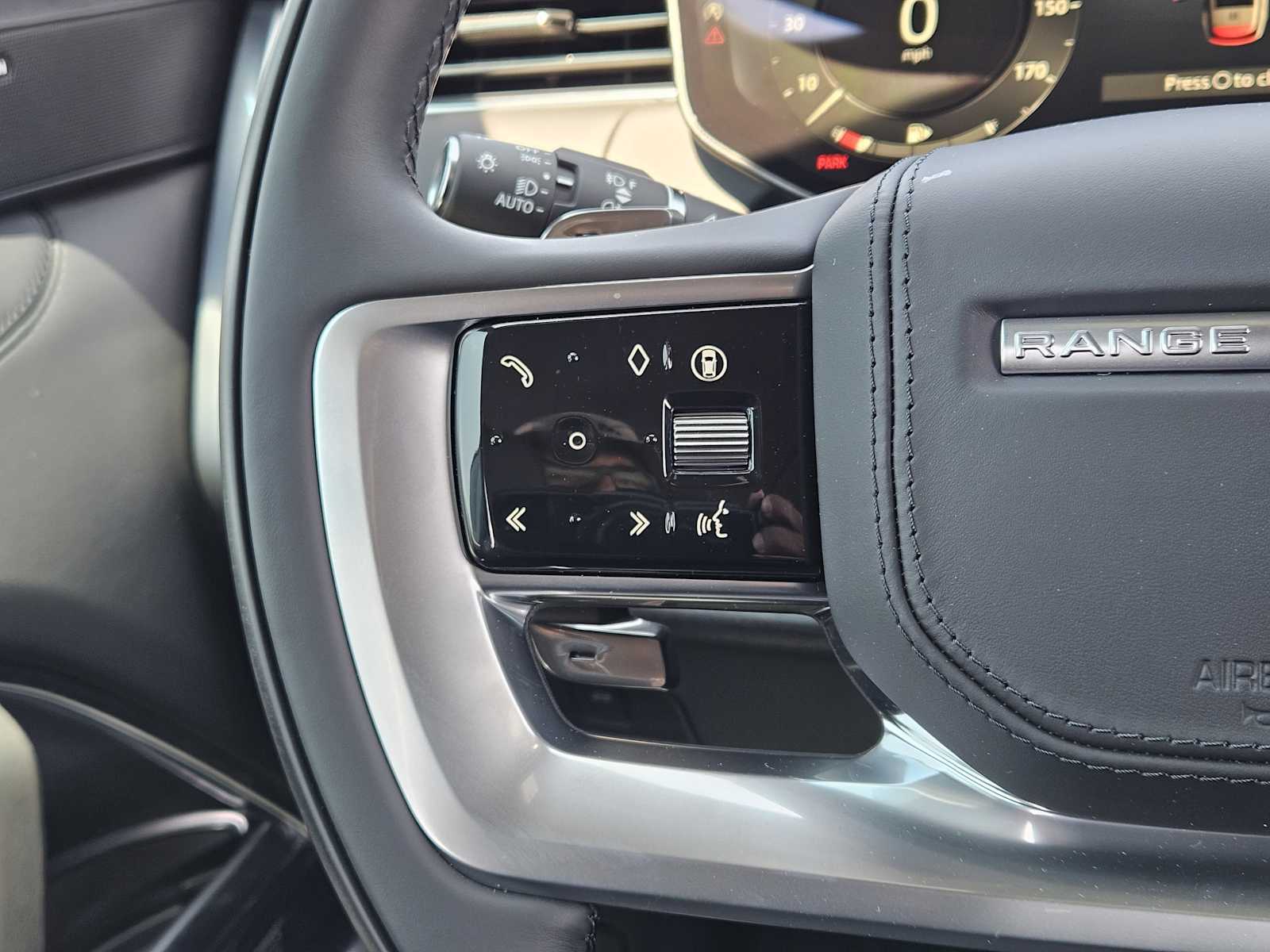 2025 Land Rover Range Rover SE photo 21