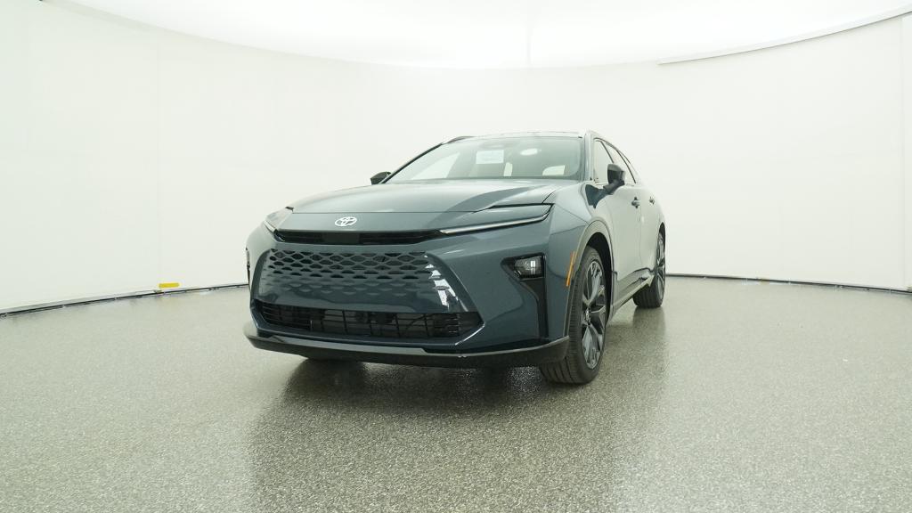 2025 Toyota Crown Signia Limited photo 4