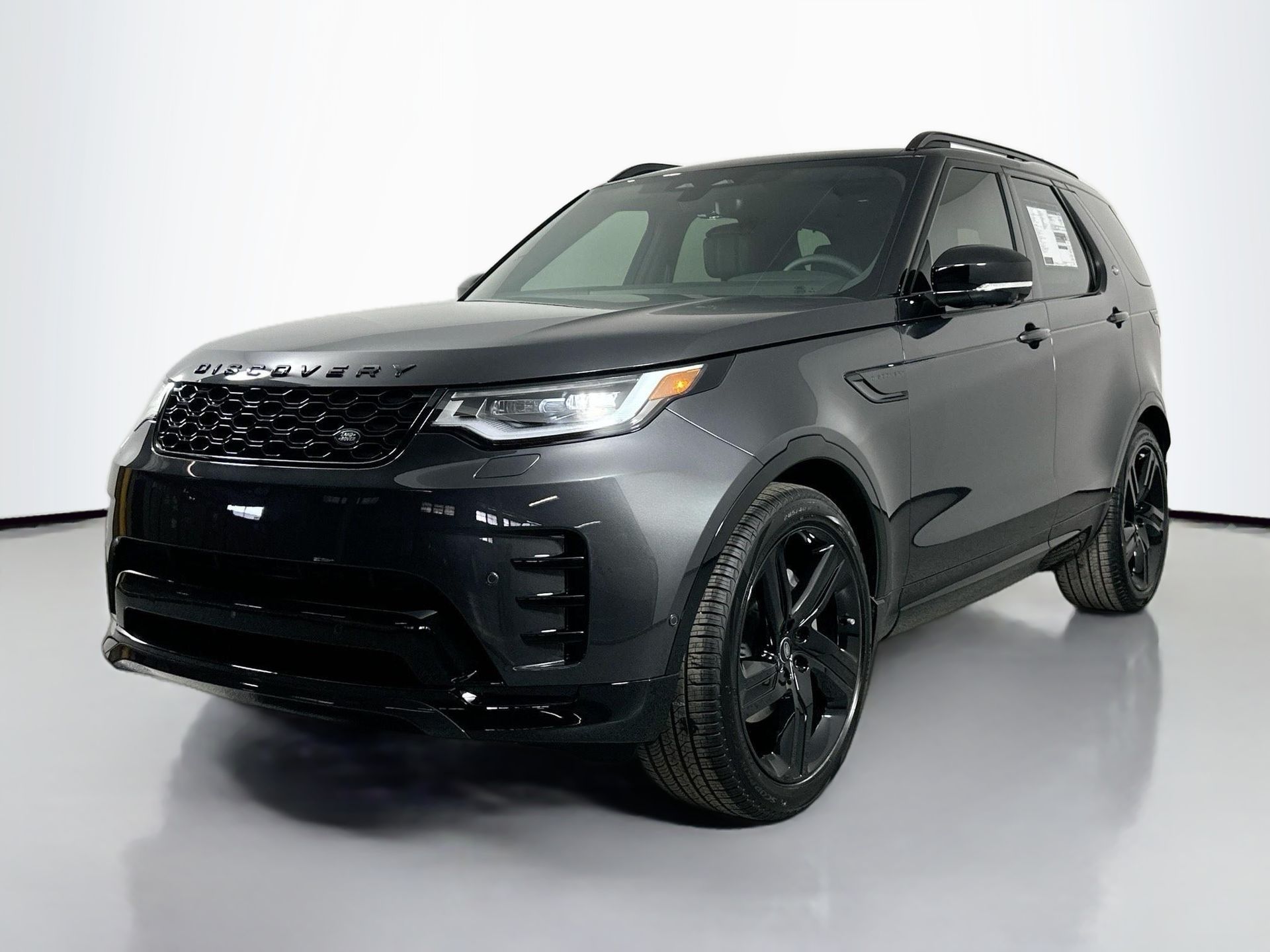 2024 Land Rover Discovery Dynamic SE