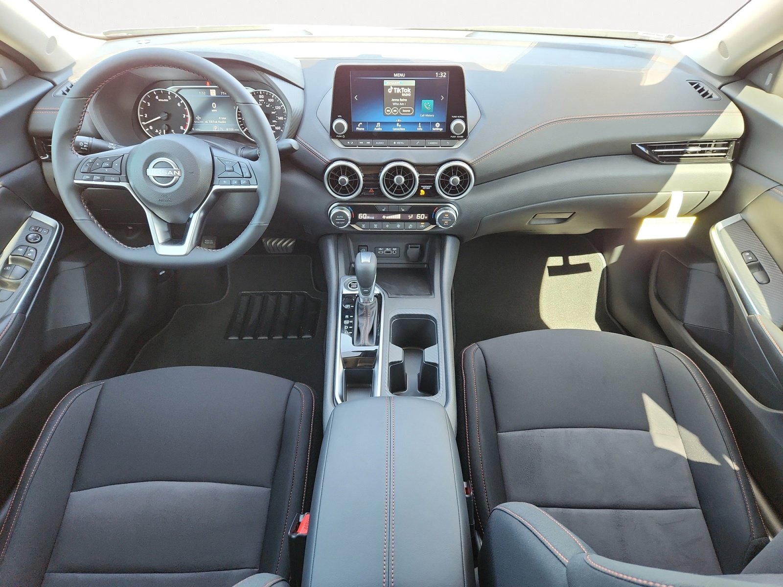 2025 Nissan Sentra SR photo 3