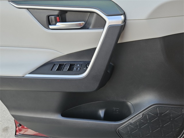 2024 Toyota RAV4 XLE Premium photo 21