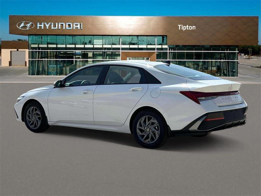 2025 Hyundai Elantra Hybrid Blue photo 4