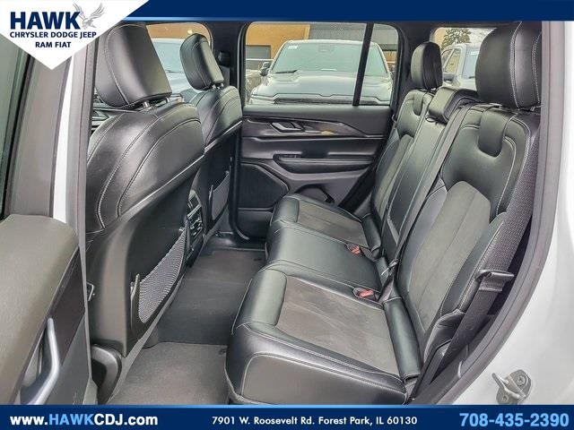 2023 JEEP GRAND CHEROKEE - Image 11