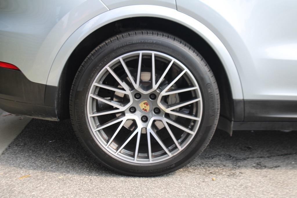 2021 Porsche Cayenne S photo 14