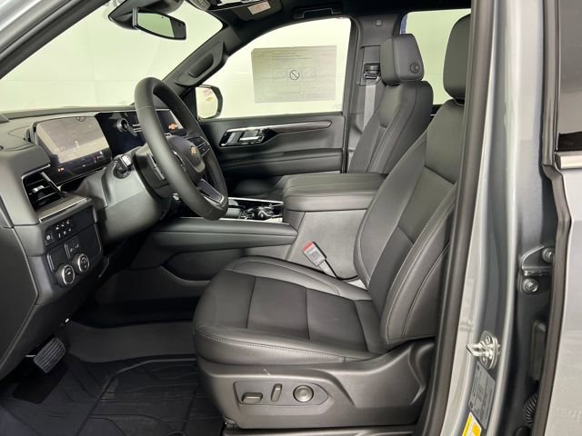 2026 Chevrolet Suburban LT photo 8