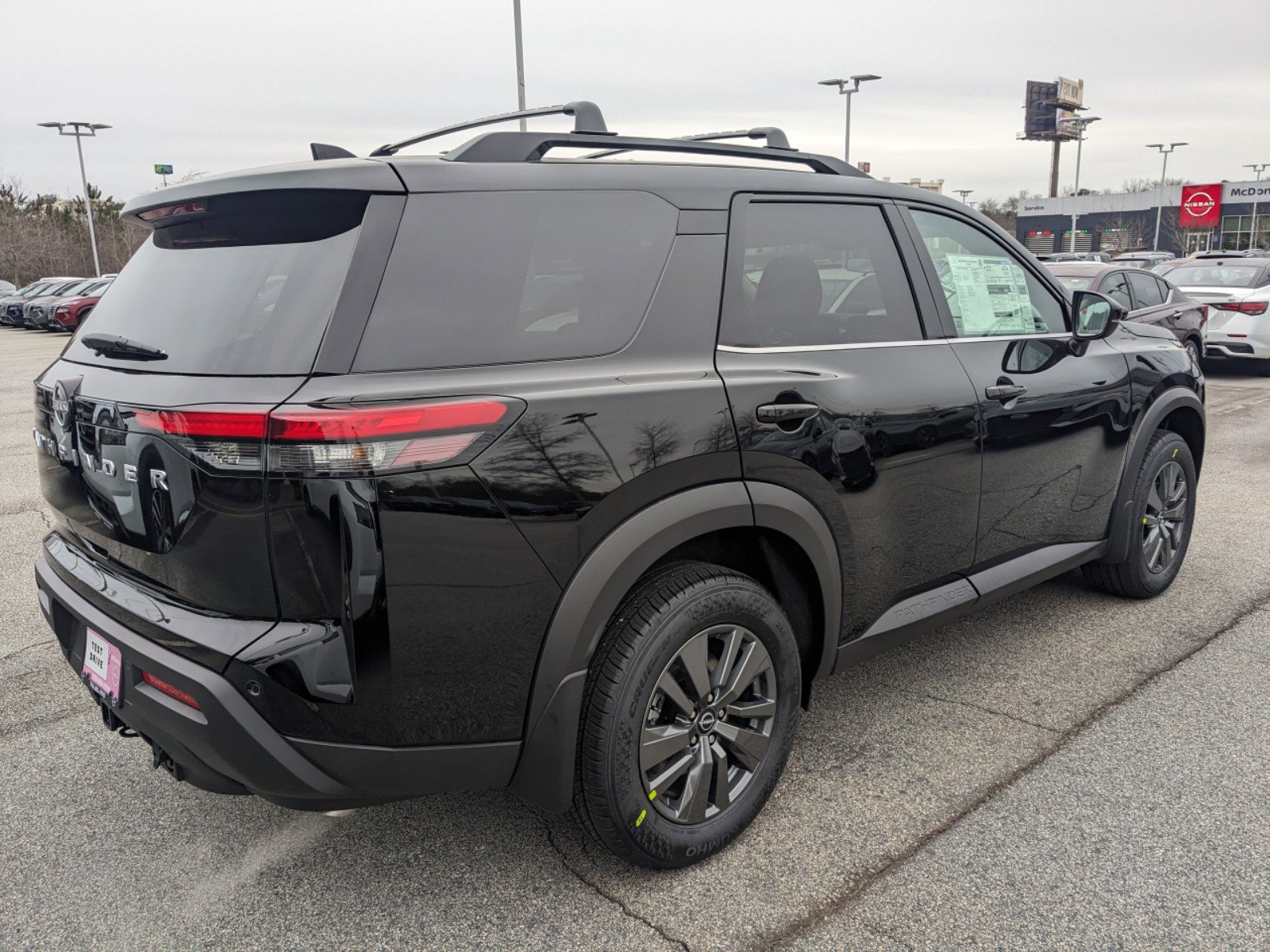 2025 Nissan Pathfinder SV photo 3