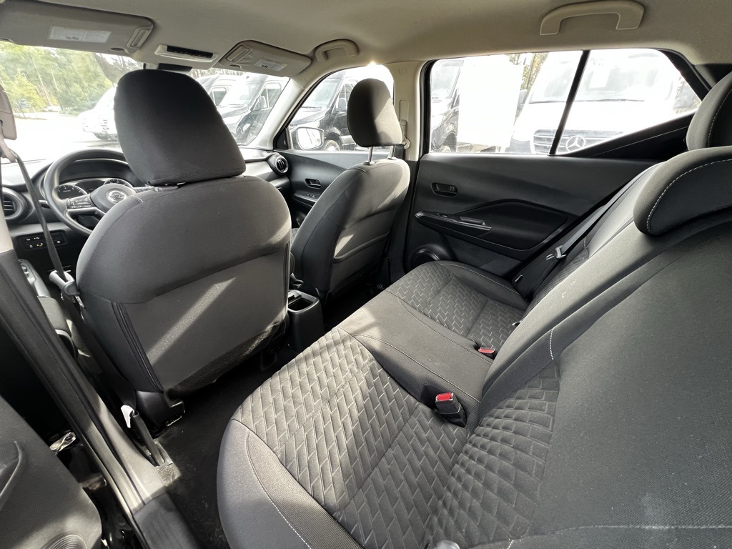 2021 Nissan Kicks S photo 18