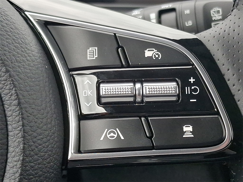 2025 Kia Seltos SX photo 19