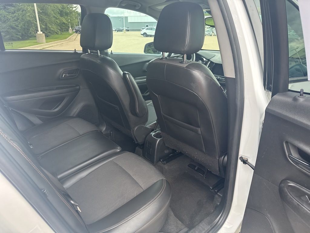 2022 Chevrolet Trax LT photo 16