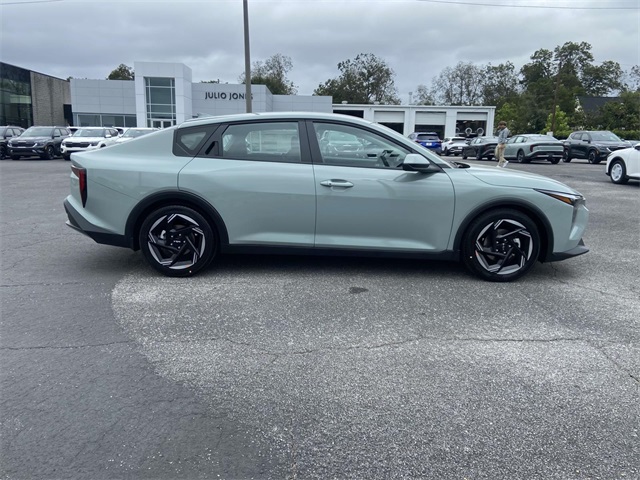 2025 Kia K4 EX photo 2