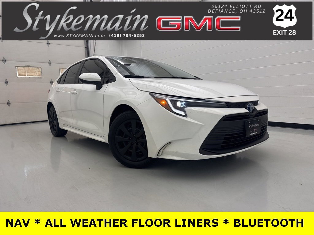 2024 Toyota Corolla LE's photo