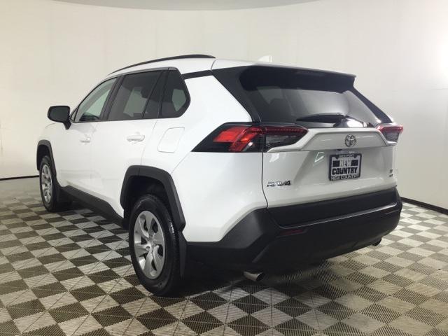 2021 Toyota RAV4 LE photo 4